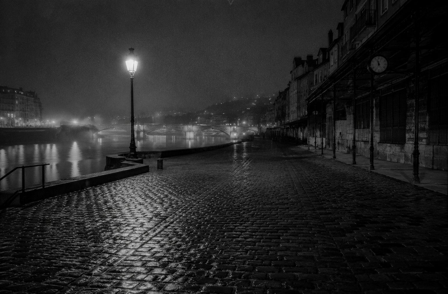 The quays of the Saône in Lyon, at night